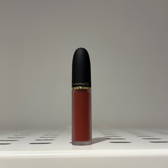 MAC POWDER KISS LIP + CHEEK MOUSSE - Devoted to chili - Picture 4 of 5